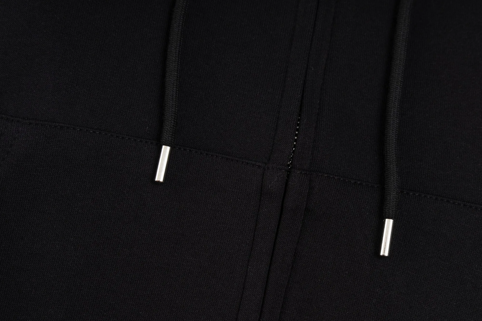 P270 model number SL322 Rah Lauren raff pony small label embroidered zipper hooded jacket. The fabric is made of 420 air layer high weight double-ply double yarn knitted fabric. Same style for couples. Complete package with three labels. Distinguish the market currency. Compare at will. Oversize loose version. Can be worn up to 200. Fit below loose. Original matching accessories 1:1. Main mark process. Very high-end. Color: black, navy. Size: S-XL.